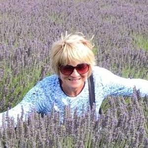 Meet your Posher, Debbie